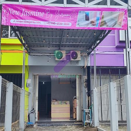 New Jasmine Guest House By Yurooms Blitar Ngoại thất bức ảnh